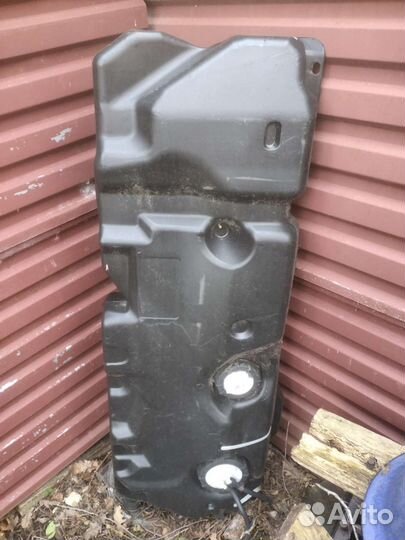 Бензобак с насосом на lifan breez 2008 года