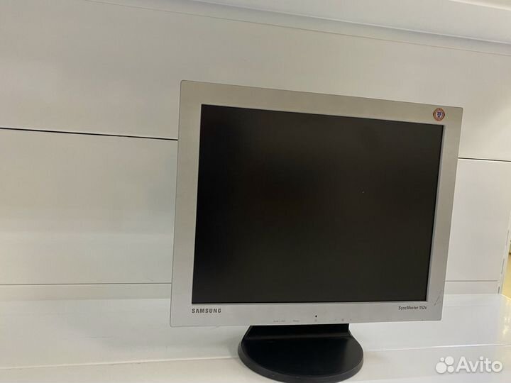 Монитор Samsung SyncMaster 152V