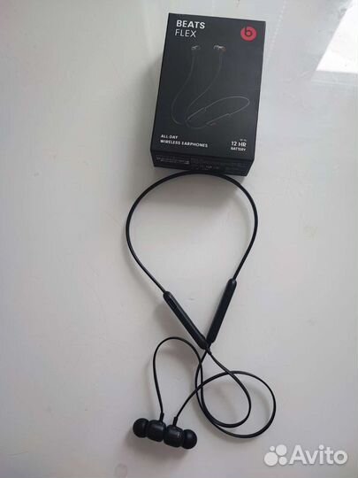 Наушники Apple Beats Flex