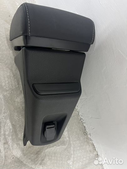 Подлокотник LADA X-ray