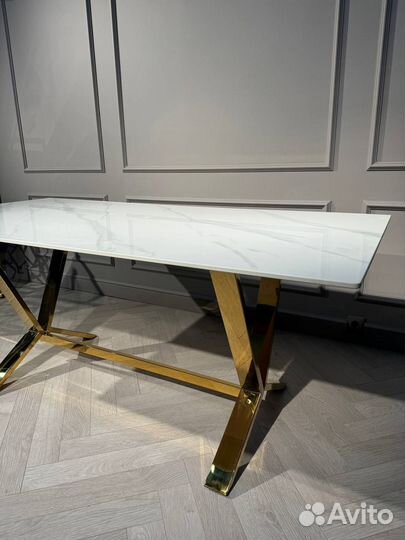 Дизайнерский стол Дориан