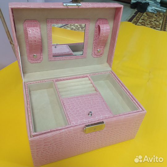 Шкатулка для украшений