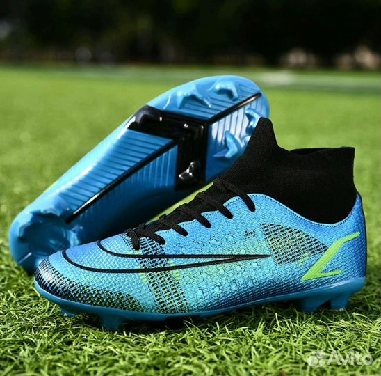 Футбольные бутсы