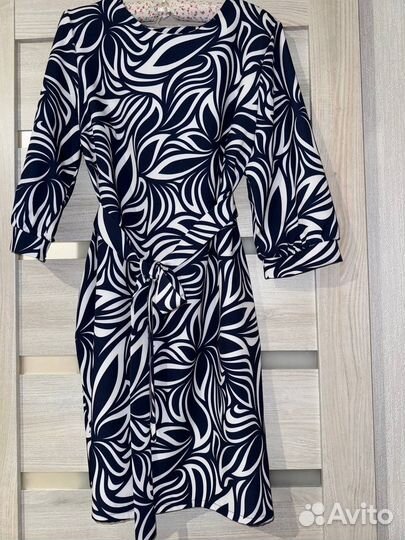 Платье нарядное женское