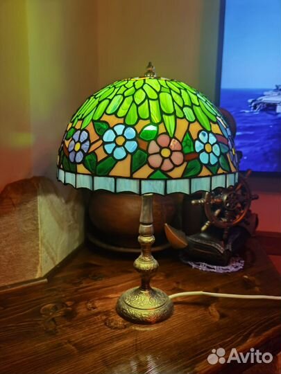 Лампа настольная в стиле Тиффани