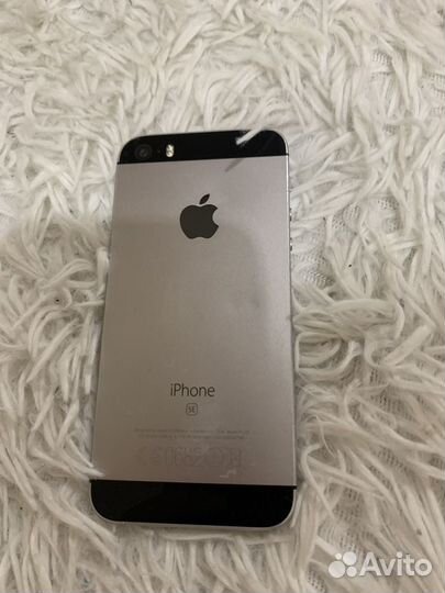 iPhone SE, 32 ГБ