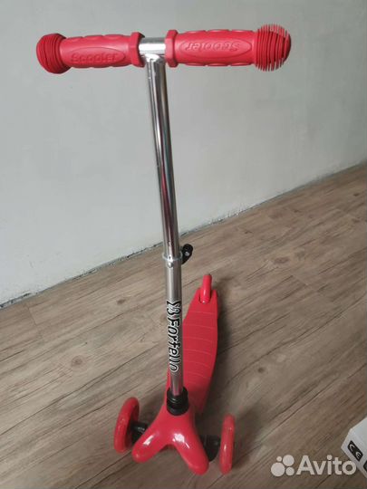 Самокат детский трехколесный новый