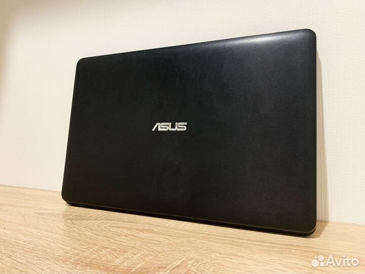 Ноутбук Asus 17.3 4 ядра / 8GB / SSD 256 / GeForce