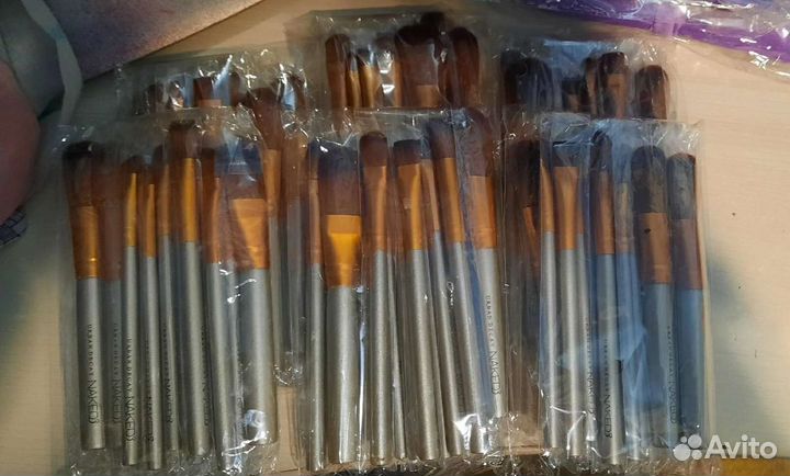 Кисти для макияжа новые разные