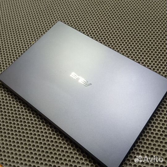 Игровой ноутбук i7-9750H, GTX 1650, SSD 256 гб