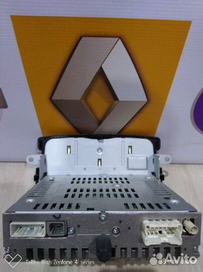 Магнитола Renault logan 2