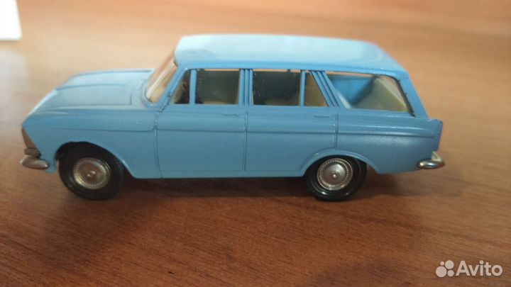 Модель автомобиля 1/43