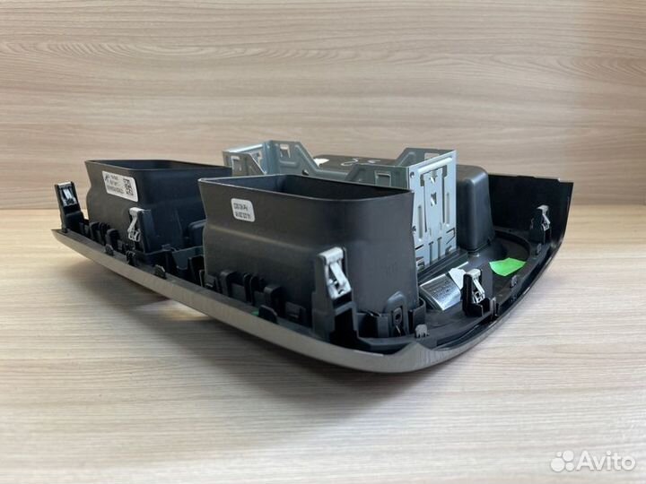 Рамка магнитолы Renault Sandero Stepway