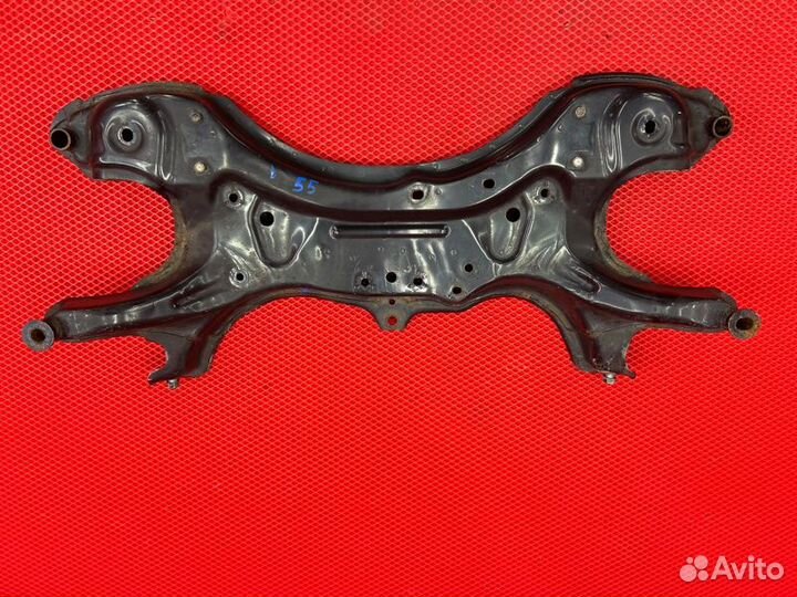 Балка под двс Toyota Noah ZWR80G 2ZR-FXE 2015