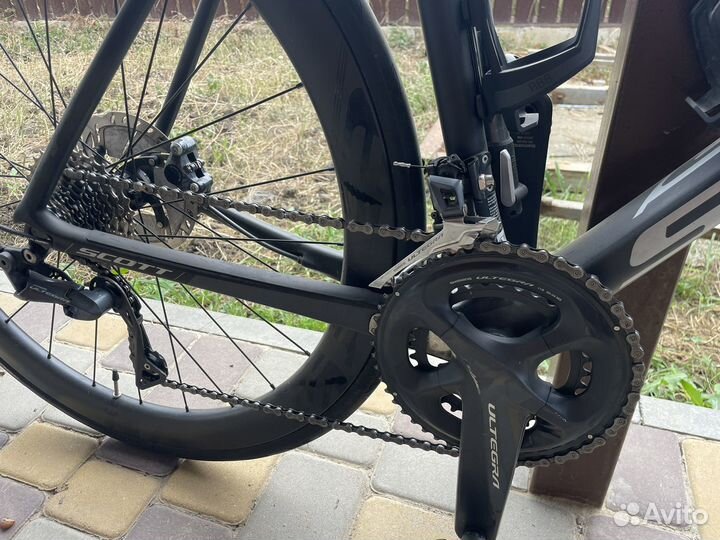 Шоссейный велосипед scott addict 10 disc