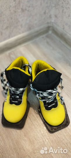 Лыжные ботинки