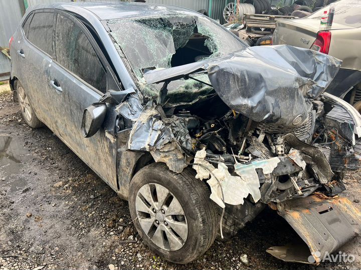 В разборе Kia Rio 3