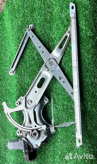 Стеклоподьемник передний L Rav4 xa40 xa45