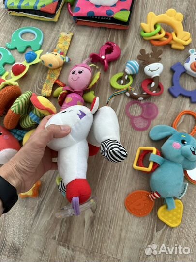 Развивавающие игрушки пакетом