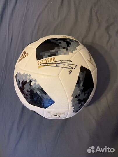 Мяч с автографом Harry Kane