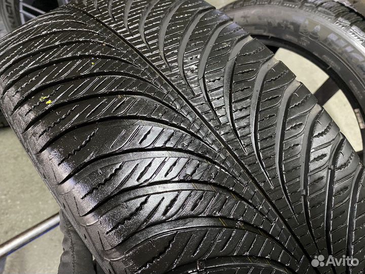 Goodyear Vector 4Seasons Gen-2 235/55 R19 105W