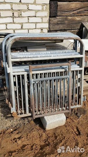 Ограждение, клетки для свиней. Для животных