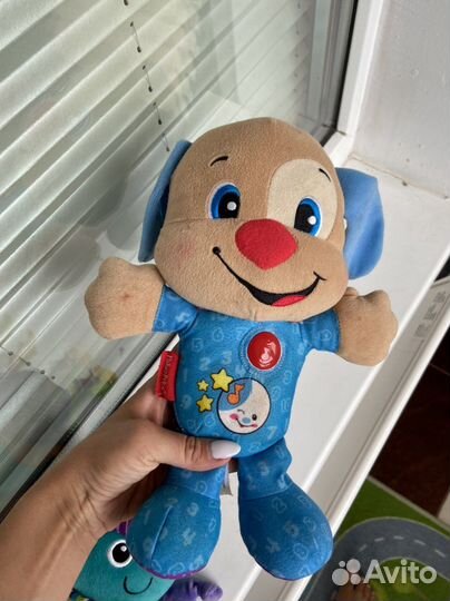 Игрушка развивающая фишер прайс на коляску