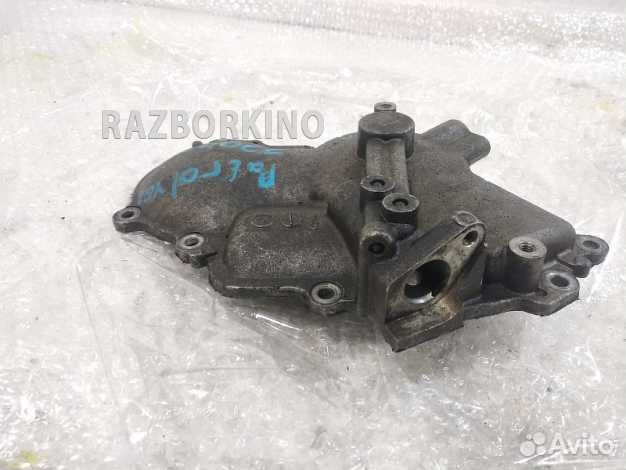 Крышка двигателя Ниссан