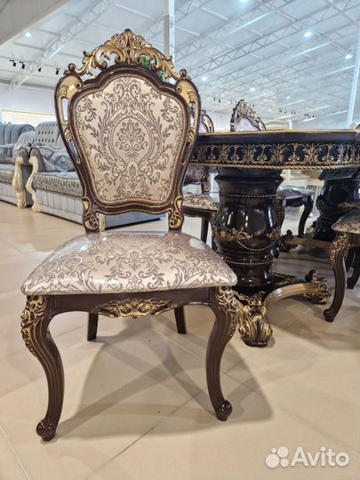 Кухонный стол