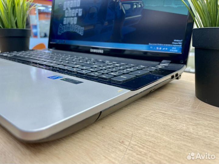 Ноутбук Samsung 17