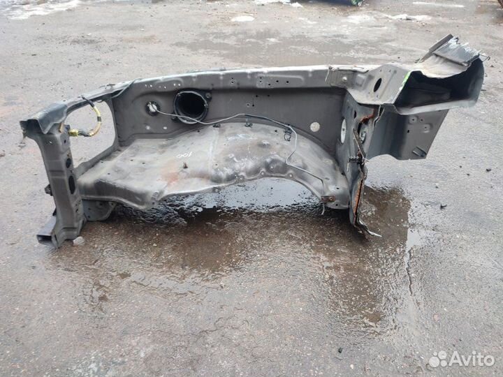 Брызговик передний правый Toyota Land Cruiser 100