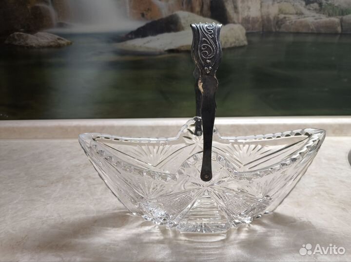 Хрустальная конфетница СССР с мельхиоровой ручкой