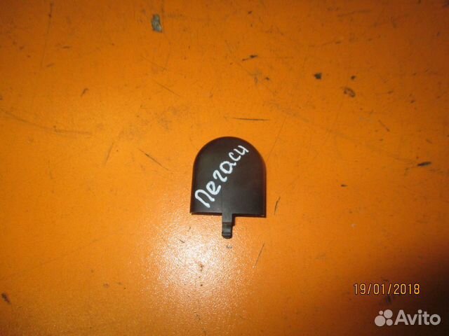 Заглушка поводка стеклоочистителя Subaru Legacy