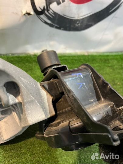 Подушка двигателя Nissan Serena GFC27 MR20(DD)