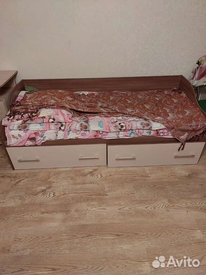 Детская кровать от 3 лет с матрасом бу.два ящика