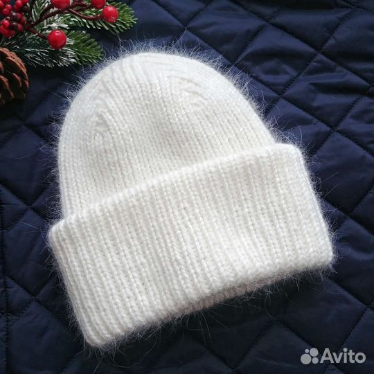 Шапка женская, вязаная из пуха норки