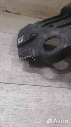 Кронштейн крыла передний правый Bmw X5 F15 С 2013