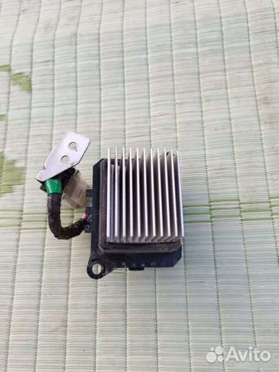 Реостат печки Subaru Forester 3 SH5 EJ205 2008