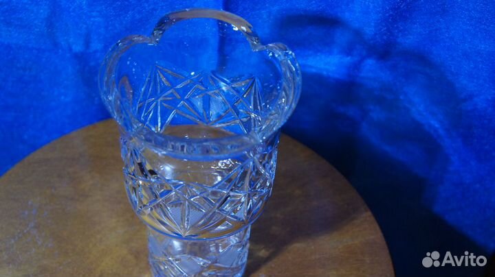 Ваза из цветного стекла