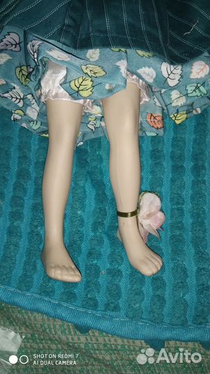 Кукла фарфоровая