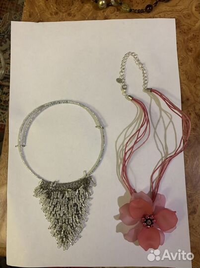 Колье и кулоны винтажные