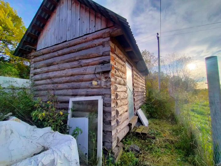 Дом 18 м² на участке 3 сот.