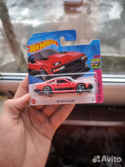 Hot wheels машинка 82 supra