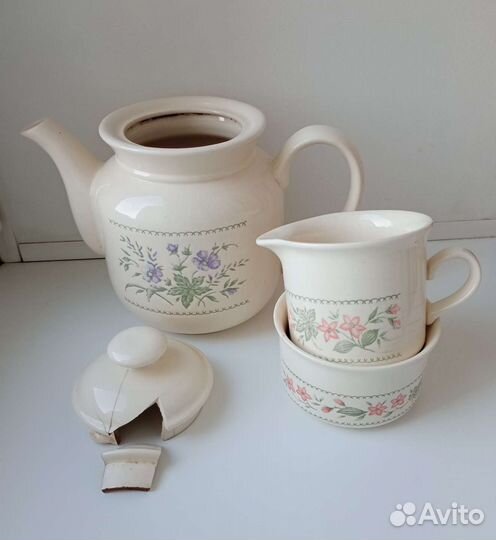 Заварочный чайник, молочник, пиала. Англия 1995 г