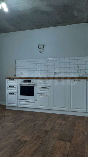 3-к. квартира, 81,5 м², 1/16 эт.