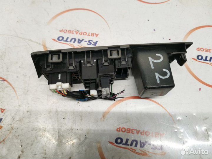 Блок управления зеркалами Nissan Note 1.4 CR14DE