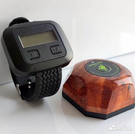 Кноппка вызова официанта цвет Магахон и часы