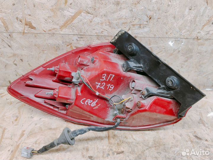 Фонарь задний наружный правый Kia Ceed