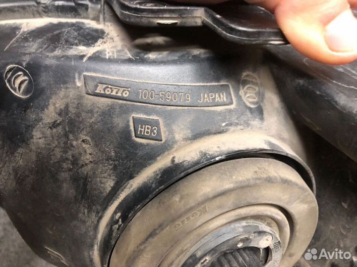 Стекло фары правой Suzuki Grand Vitara 05-15