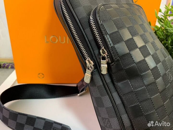 Сумка Louis Vuitton через плечо